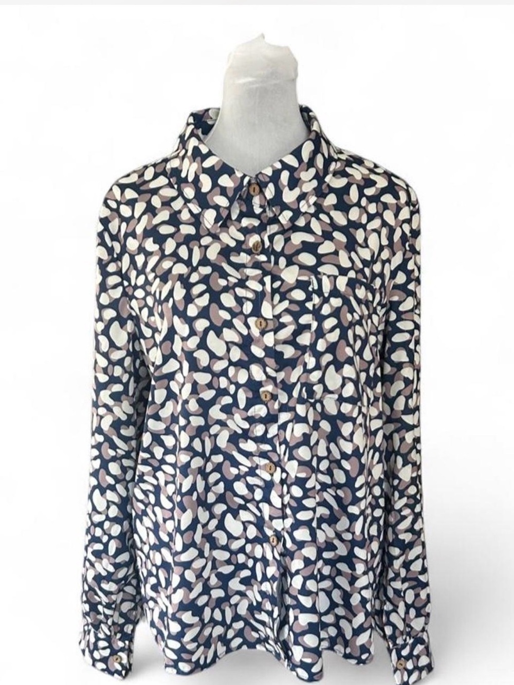 Navy & white leaf pattern polyester blouse in a L